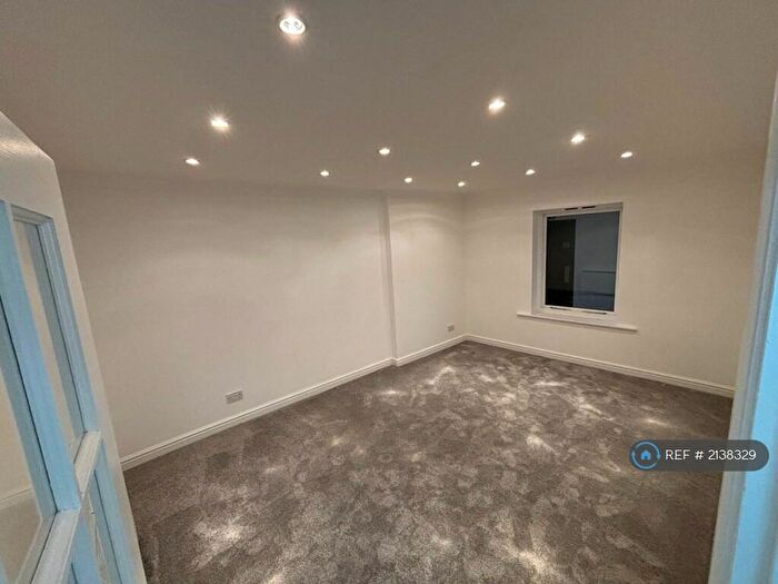 2 Bedroom Flat To Rent In Bethcar Street, Ebbw Vale, NP23
