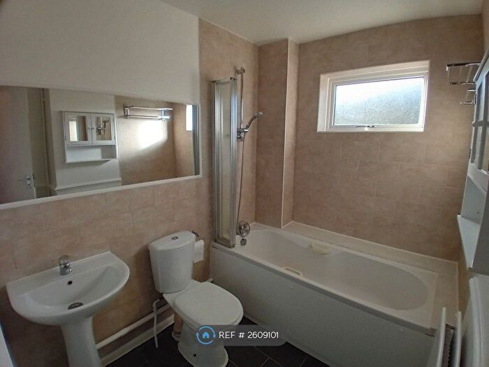 1 Bedroom End Of Terrace House To Rent In Detling Road, Crawley, RH11