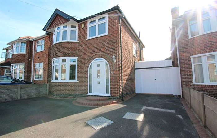 3 Bedroom Detached House To Rent In Trentham Drive, Nottingham, NG8