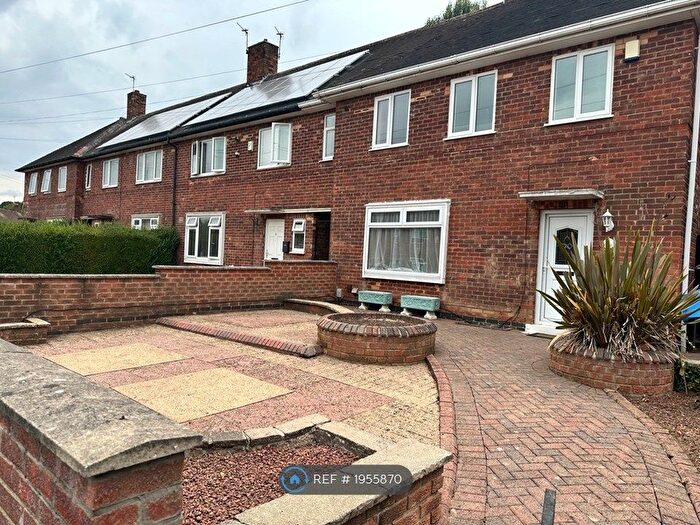 4 Bedroom End Of Terrace House To Rent In Fairburn Close, Nottingham, NG8
