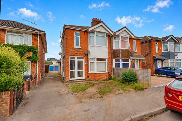 1 Bedroom Ground Maisonette For Sale In Leighton Road, Itchen, SO19