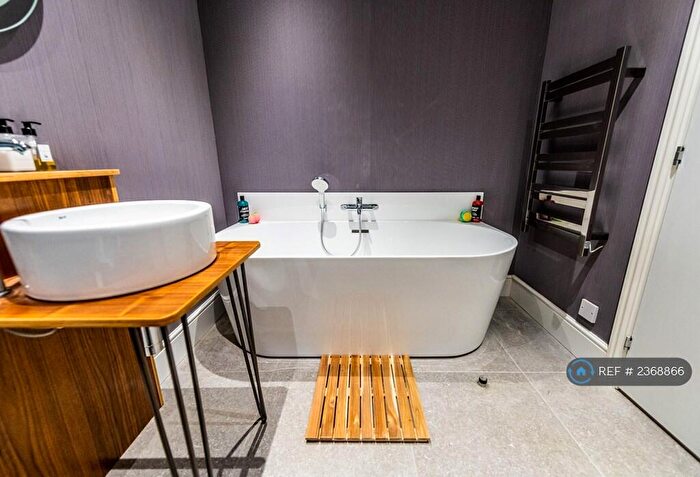 1 Bedroom Flat To Rent In Sutton Place, Nottingham, NG1