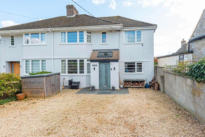 4 Bedroom Semi Detached House For Sale In The Green, Leafield, OX29