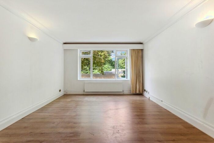 2 Bedroom Flat To Rent In Kew Road, Richmond, TW9