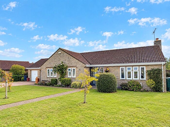 3 Bedroom Detached Bungalow For Sale In Freame Way, Gillingham, SP8