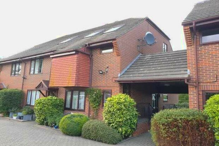 1 Bedroom Flat To Rent In Mount Lodge, Rochester, ME1