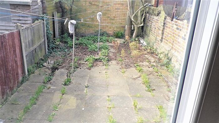 1 Bedroom Terraced House To Rent In Belgrave Road, Cranbrook, Ilford, IG1
