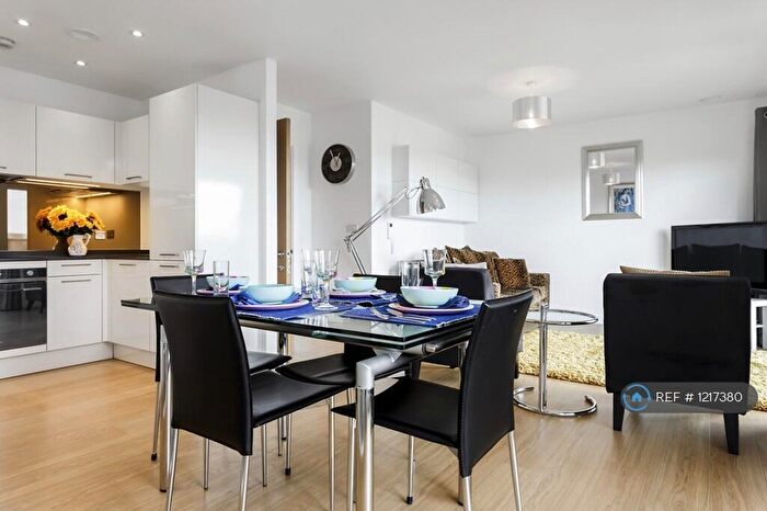 2 Bedroom Flat To Rent In Madeira Road, Bournemouth, BH1