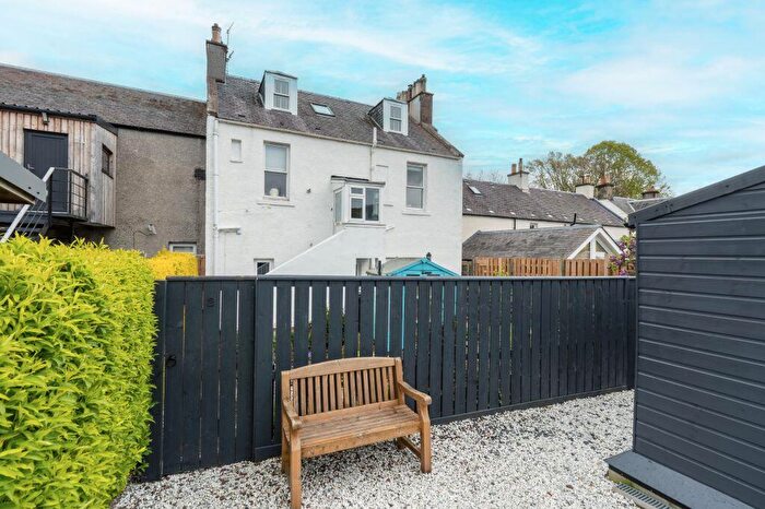 3 Bedroom Flat For Sale In Maxwell Street, Innerleithen, EH44