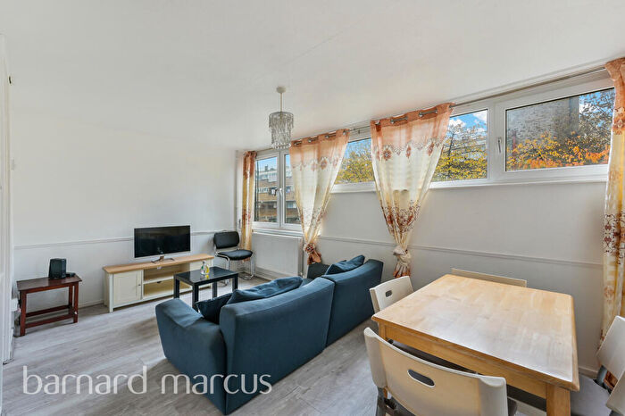 3 Bedroom Duplex To Rent In New Orleans Walk, Archway, N19