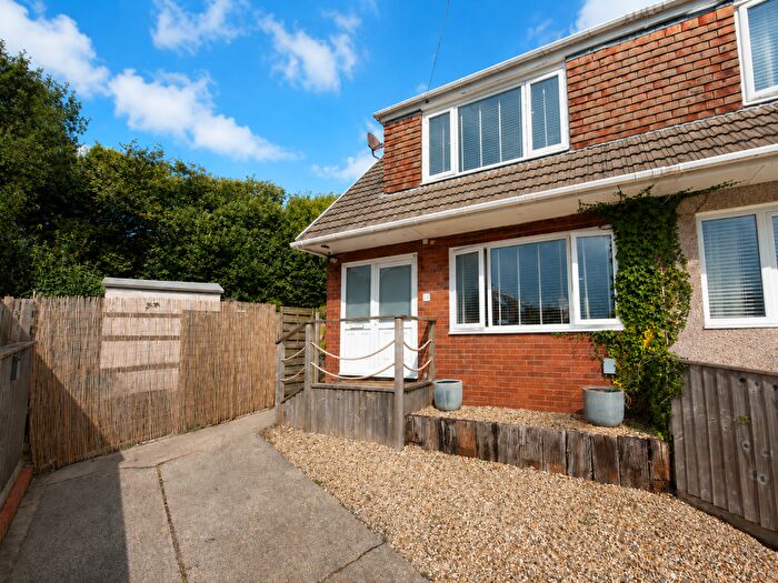 3 Bedroom Semi-Detached House For Sale In Y Gorlan, Dunvant, Swansea, SA2