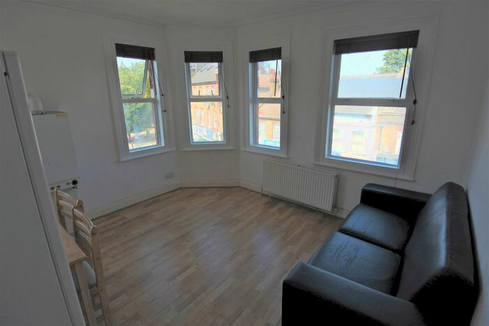 1 Bedroom Flat To Rent In High Road, Willesden, NW10