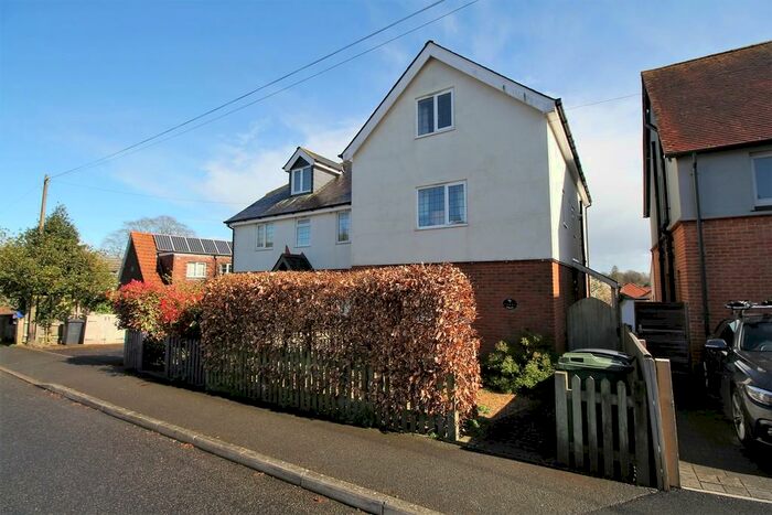 4 Bedroom Semi-Detached House To Rent In Kings Road, Alton, GU34