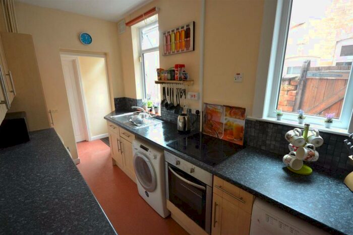 4 Bedroom Property To Rent In Bulwer Road, Leicester, LE2