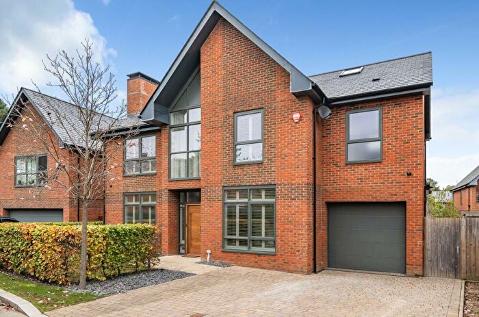 4 Bedroom Detached House To Rent In Upper Longcross, Surrey, KT16
