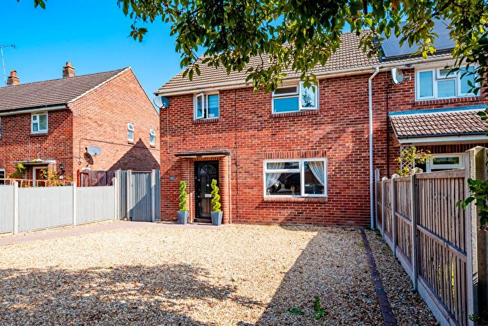 3 Bedroom Semi-Detached House For Sale In Winton Crescent, Yateley, Hampshire, GU46