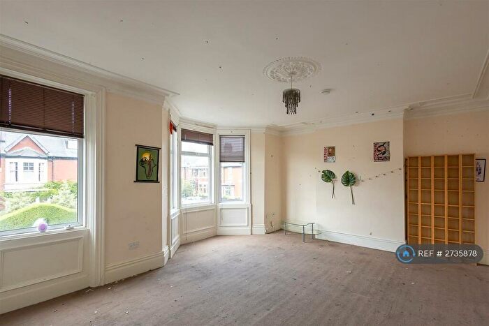 7 Bedroom Terraced House To Rent In Simonside Terrace, Newcastle Upon Tyne, NE6