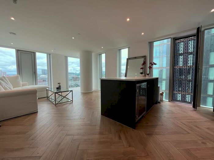 2 Bedroom Flat To Rent In Elizabeth Tower, Silvercroft Street, Manchester, M15