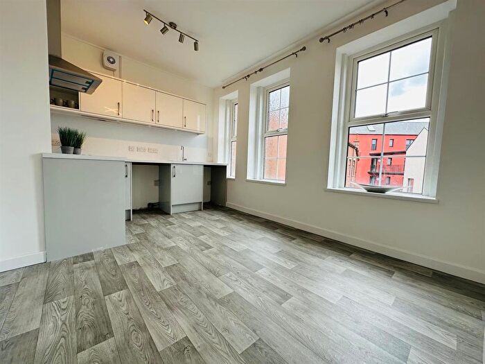 1 Bedroom Flat To Rent In Flat, Angel Hill, Tiverton, EX16