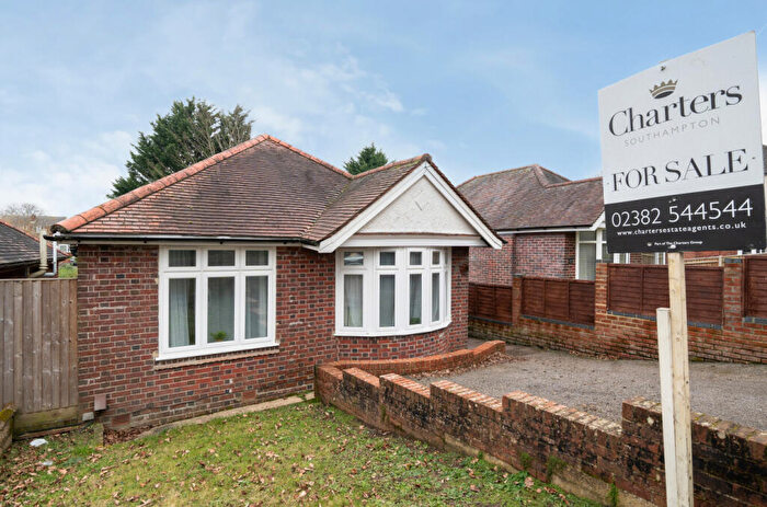 3 Bedroom Bungalow For Sale In Copsewood Road, Bitterne Park, Southampton, Hampshire, SO18