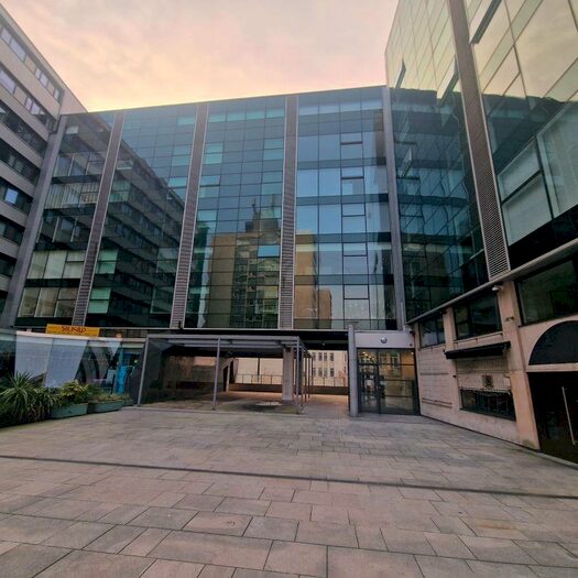2 Bedroom Apartment For Sale In Apartment Beetham Plaza, The Strand, Liverpool, Merseyside, L2