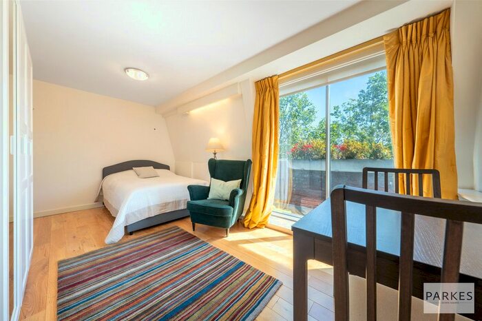 Studio To Rent In Cromwell Road, London, SW5