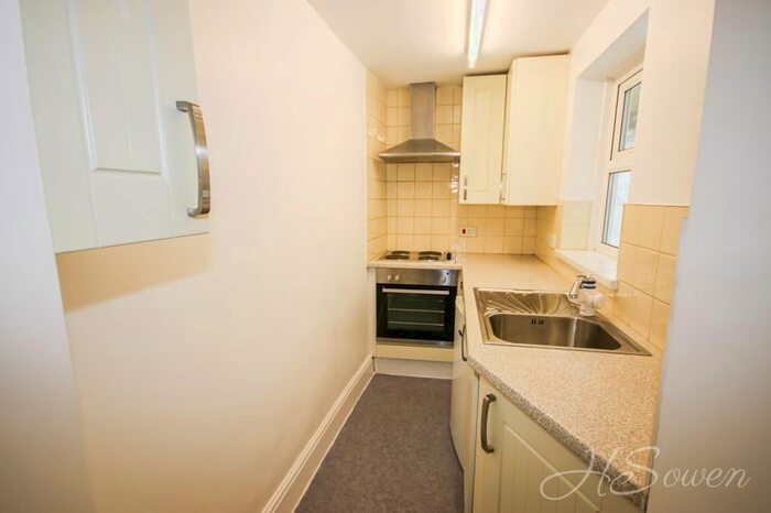 1 Bedroom Flat To Rent In Madrepore Road, Torquay, TQ1