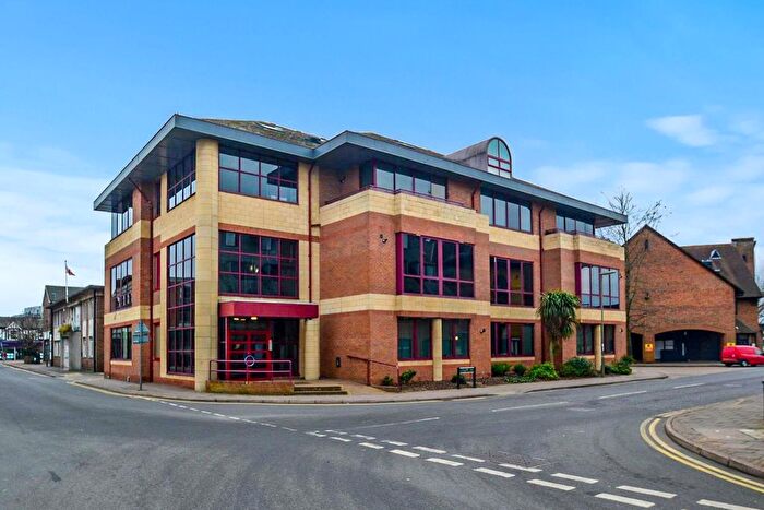 2 Bedroom Flat To Rent In Horley, Surrey, RH6