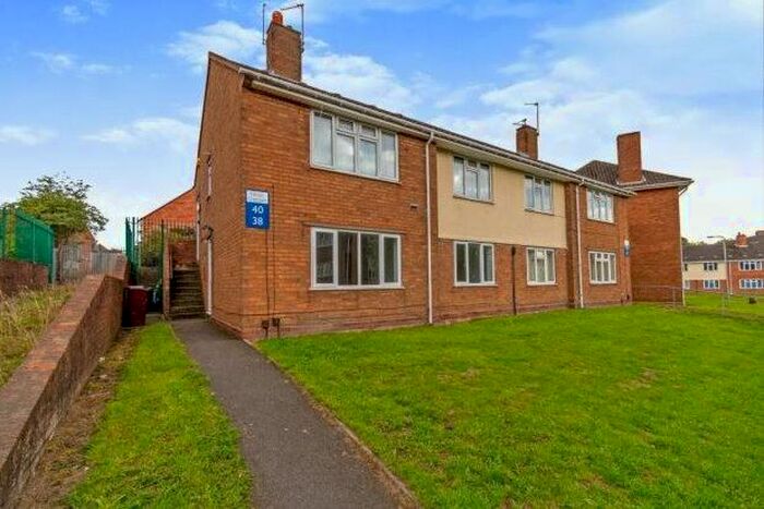 2 Bedroom Flat To Rent In Falcon Crescent, Bilston, WV14