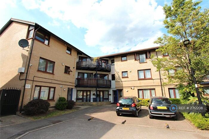1 Bedroom Flat To Rent In Shapland Way, London, N13