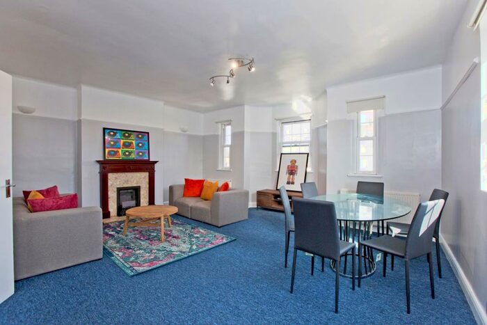 4 Bedroom Flat To Rent In Ashbourne Avenue, NW11