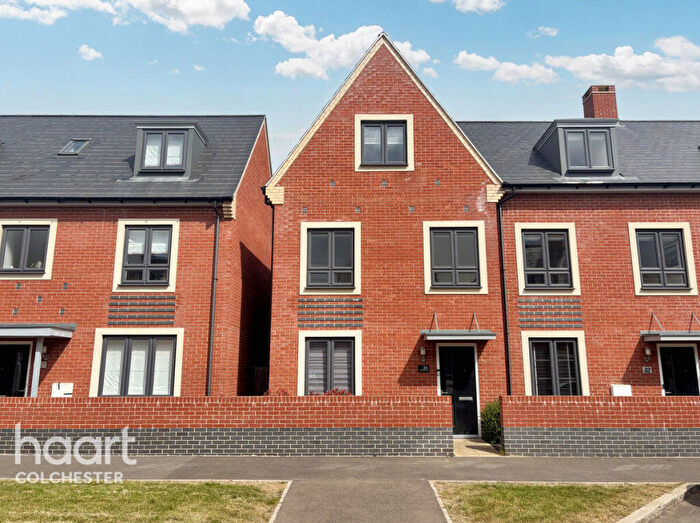 3 Bedroom Semi-Detached House For Sale In Whitmore Drive, Colchester, CO4