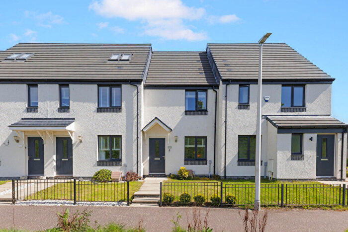 2 Bedroom Terraced House For Sale In Rosslyn Court, Kirkcaldy, KY1