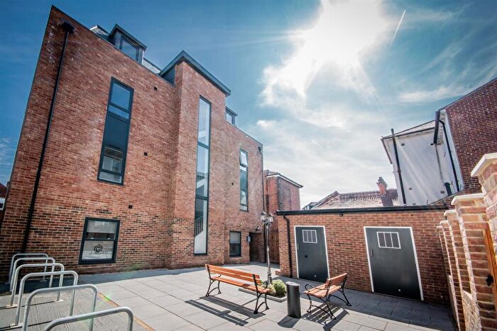 2 Bedroom Flat To Rent In Lansdowne Street, PO5