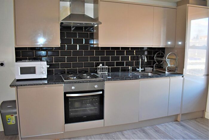 1 Bedroom Flat To Rent In Whitechapel Road, London, E1