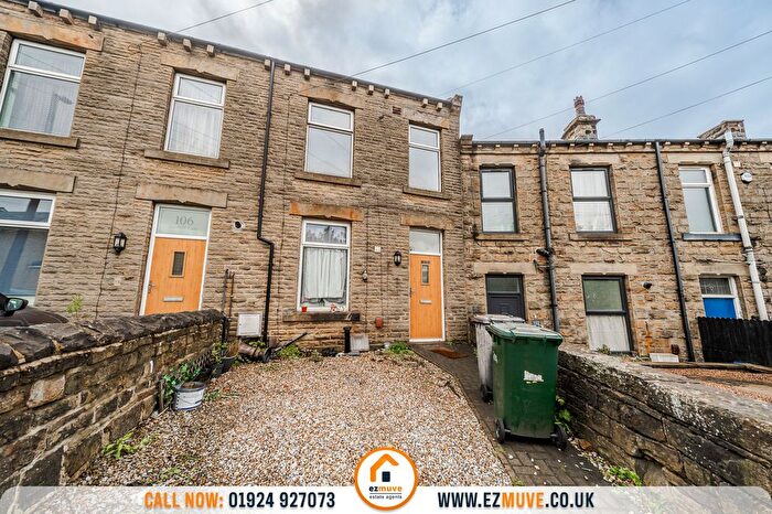 3 Bedroom Terraced House For Sale In Soothill Lane, Soothill, WF17