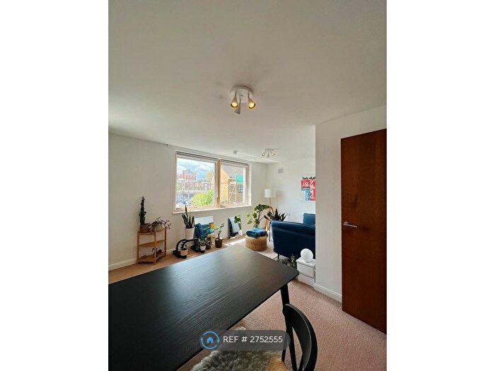 1 Bedroom Flat To Rent In Somerston House, London, NW1