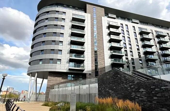 2 Bedroom Apartment For Sale In Pomona Strand, Manchester, Greater Manchester, M16