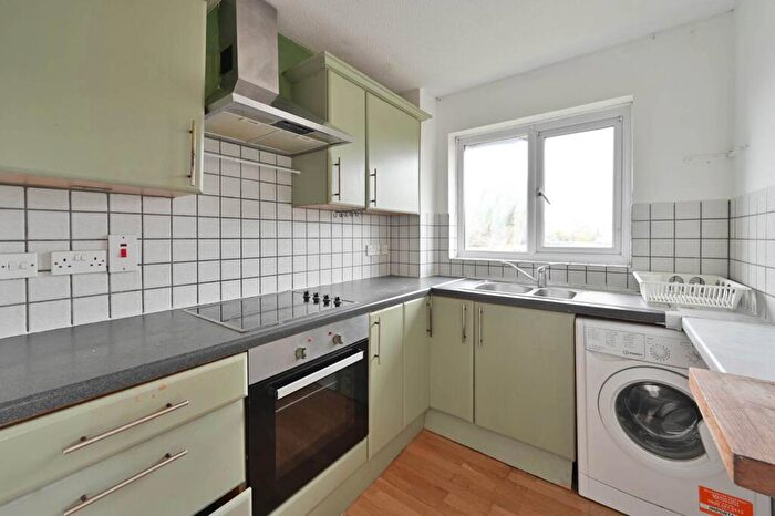 1 Bedroom Flat For Sale In Regent Court, Guildford, GU2