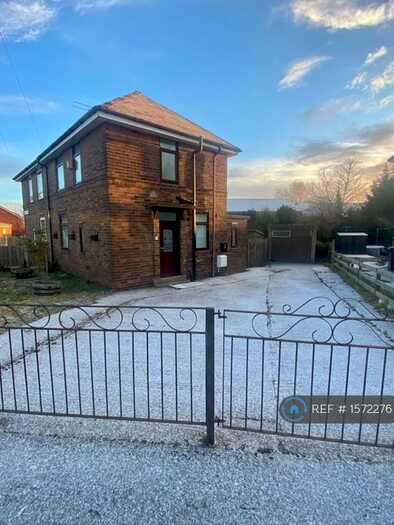 3 Bedroom Semi-Detached House To Rent In Mauncer Crescent, Sheffield, S13