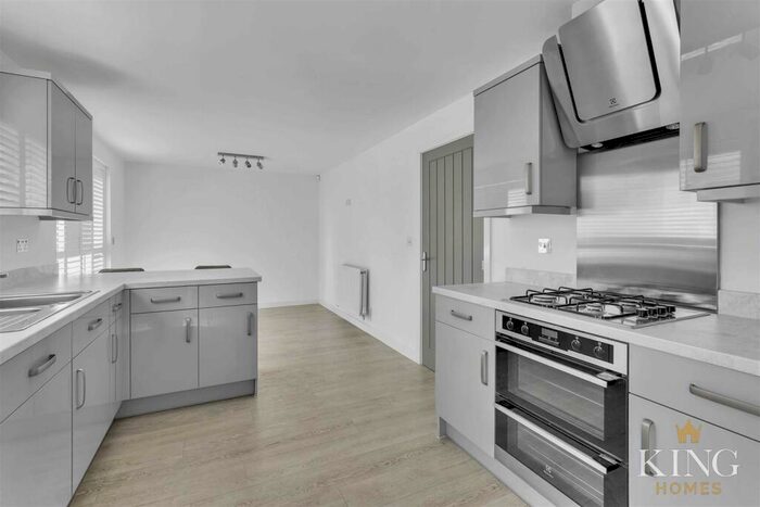 4 Bedroom Detached House For Sale In Sycamore Gardens, Meon Vale, Stratford-Upon-Avon, CV37