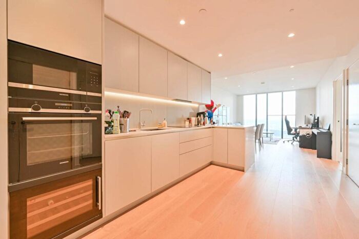 1 Bedroom Flat To Rent In Hampton Tower, Canary Wharf, London, E14