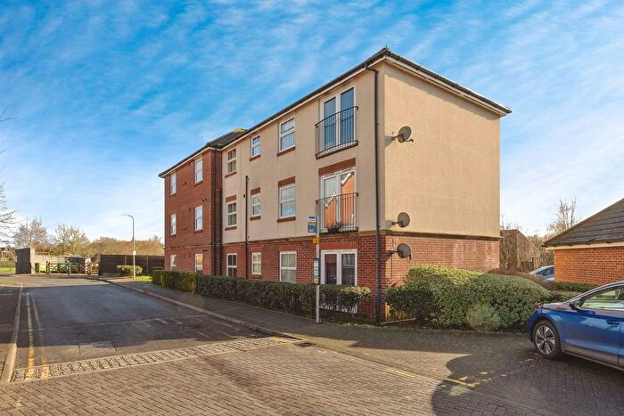 2 Bedroom Flat For Sale In Hurst Road, Kennington, Ashford, TN24