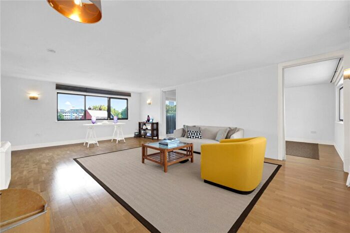 1 Bedroom Apartment For Sale In Cable Street, E1W