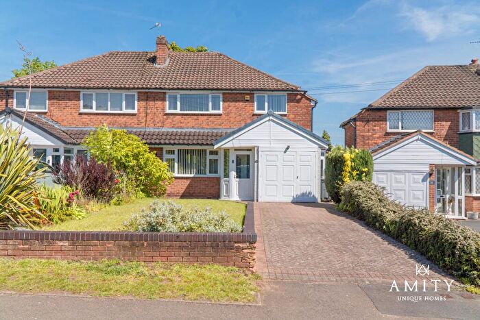 3 Bedroom Semi-Detached House For Sale In Elmwood Road, Sutton Coldfield, B74