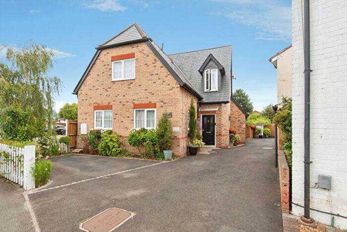 4 Bedroom Detached House For Sale In High Street, Arlesey, Bedfordshire, SG15