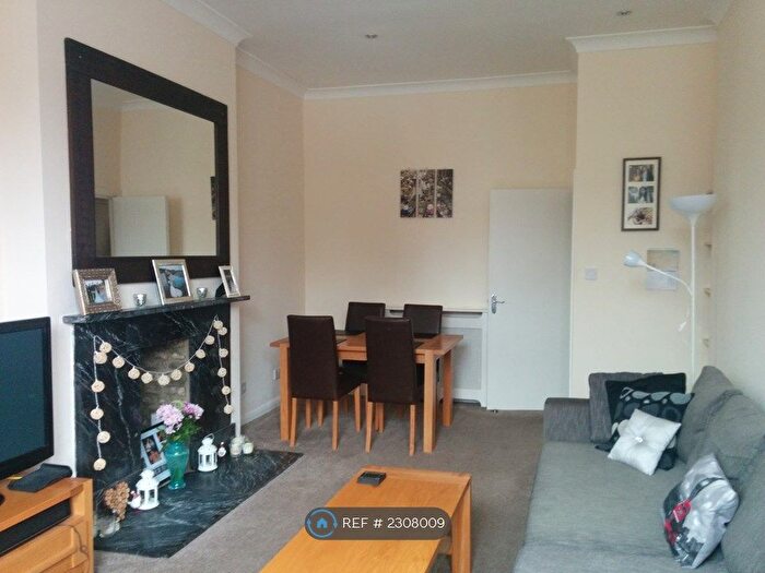 2 Bedroom Flat To Rent In Bedford Road, London, SW4