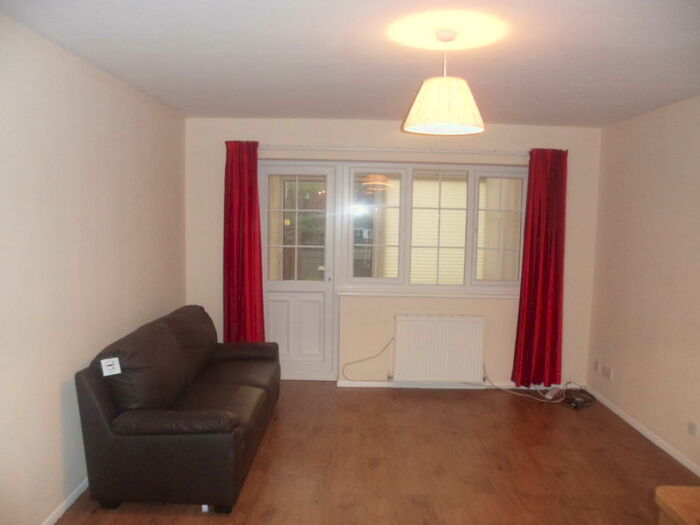2 Bedroom House To Rent In Clinton Court, Nottingham, NG1