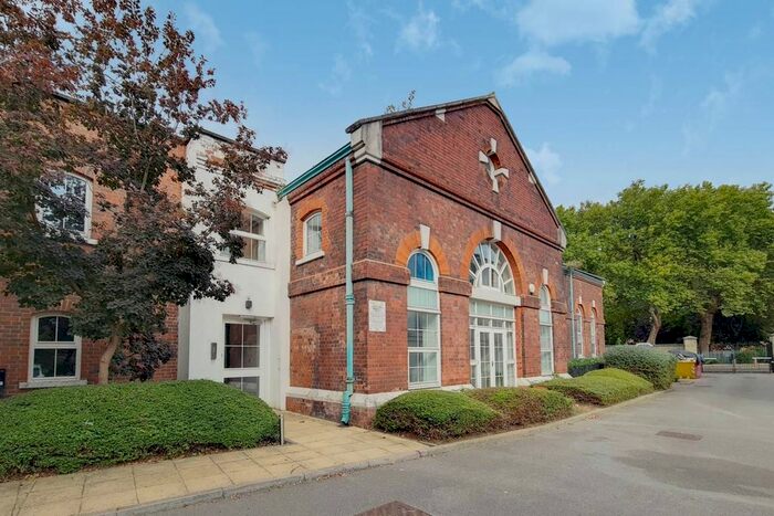 2 Bedroom Flat To Rent In Woolwich Manor Way, Royal Docks, London, E16