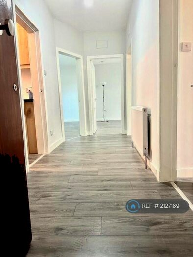 3 Bedroom Flat To Rent In Cumbernauld Road, Glasgow, G31